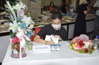 Mardinli Lise Öğrencisi İlk Romanı İçin İmza Günü Düzenledi