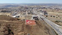 43 İlin Geçiş Noktasında Yer Alıyor, 600 Metrekarelik Türk Bayrağı Bakıma Alındı Haberi