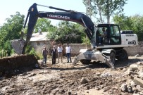 Duyarlı Vatandaşlar, Dar Olan Okulun Yoluna 2 Dönüm Arazi Hibe Ettiler