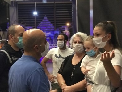 Bursa'da Kaçak Kına Gecesine Baskın