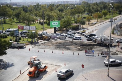 Büyükşehirden Kepez'de Kavşak Düzenlemesi