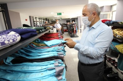 Elden Ele Gönül Çarşısı İhtiyaç Sahiplerinin Yüzünü Güldürüyor