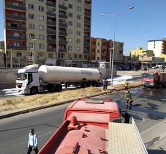 Kızıltepe'de Kaza Geçiren Azot Yüklü Tanker Korkuttu