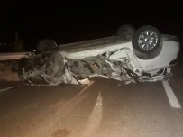Karanlıkta Görmediği Römorka Çarpan Otomobil Takla Attı Açıklaması 1 Ölü, 1 Ağır Yaralı Haberi