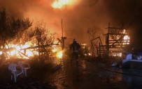 Marmaris'te Balıkçı Barınağında Yangın