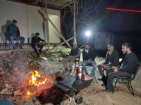 Paralarını Alamadıklarını İddia Eden İşçiler Yılbaşı Gecesi Şantiyede Mahsur Kaldı