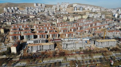 Elazığ'da Deprem Sonrası Yapılan Konutlar 100 Bin Kişiye Sıcak Yuva Olacak
