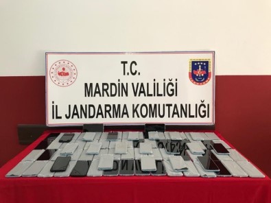 Mardin'de 85 Adet Gümrük Kaçağı Cep Telefonu Ele Geçirildi