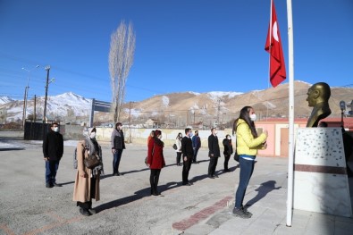 Başkale'de Bayrak Töreni