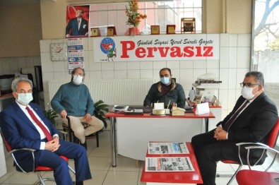 Başkan Akkaya'dan Yerel Gazete Ve Radyolara Ziyaret