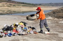 Berdan Barajı'nda Sular Çekildi, Atıklar Gün Yüzüne Çıktı