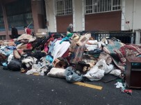 Esenler'de Bir Evden 3 Kamyon Çöp Çıkartıldı Haberi