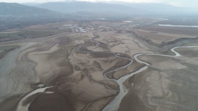 Ürküten Görüntü, Barajdan Geriye Nehir Yatağı Kaldı