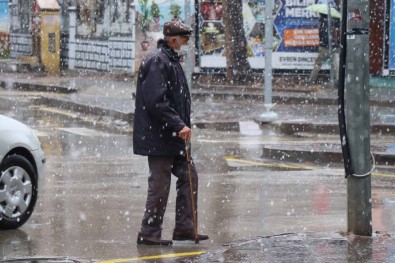 Aksaray'da Kar Yağışı Etkisini Gösterdi