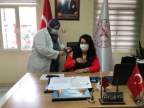 Alaşehir'de İlk Aşı İlçe Sağlık Müdürüne Yapıldı Haberi