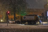 Büyükşehir, 16 İlçede Gece Boyu Karla Mücadele Etti Haberi