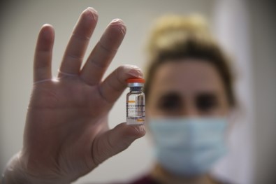 Elazığ'da 256 Aşı Odası Kuruldu, Sağlık Çalışanları Aşılanmaya Başladı