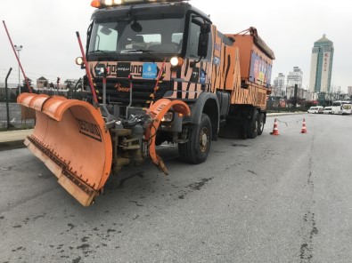 Kar Alarmının Ardından, Küreme Araçları Yollara İndi