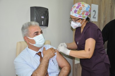Karaman'da İlk Doz Aşılar Yapılmaya Başlandı
