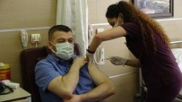Muş'ta Sağlık Çalışanlarına İlk Korona Virüs Aşısı Uygulandı