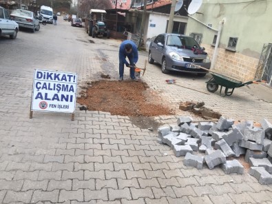 Soma'da Yol Onarım Çalışmaları Devam Ediyor
