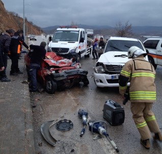 Tunceli-Elazığ Karayolunda Trafik Kazası Açıklaması 2 Ölü, 1 Yaralı