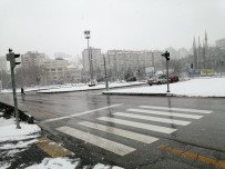 Başkent'te Kar Renkli Görüntüler Oluşturdu