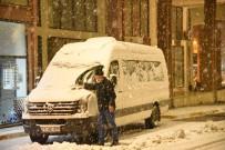 Dursunbey'de Kar Yağışı Başladı