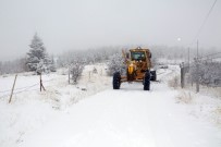 Elazığ'da Kar 38 Köy Yolunu Kapattı
