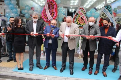 İhlas Mağazası 102'Nci Şubesini Turgutlu'da Açtı