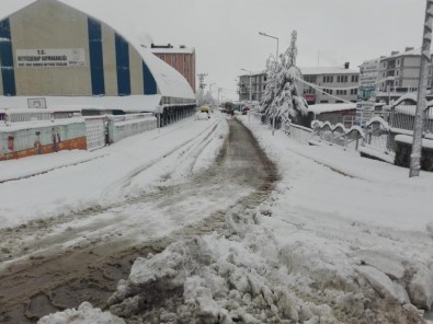 Şırnak'ta Kar Kenti Beyaza Bürüdü