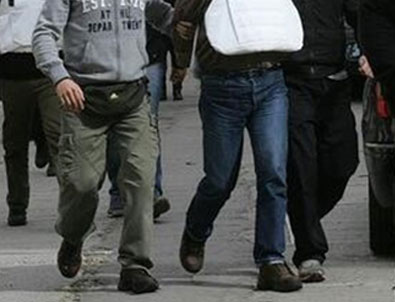 Yunan yine FETÖ'cülere kucak açtı!