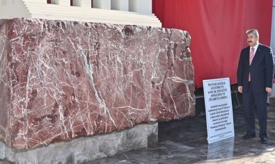 Anıtkabir Mozolesinde Bulunan 'Osmaniye Kırmızısı' Mermerin Örneği Sergilendi