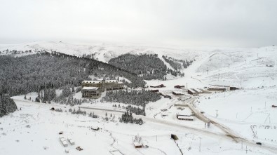 Çambaşı Kayak Merkezi Karla Buluştu