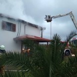 İzmir'de Çatı Yangını Korkuttu Haberi