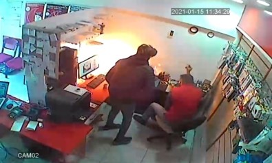 Mardin'de Batarya Telefoncunun Elinde Patladı