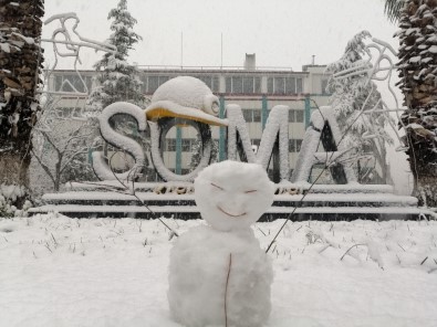 Soma'ya 3 Yıl Aradan Sonra Kar Yağdı