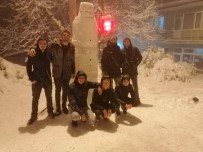 Bursa'da Kardan Adamın Adını Donald Trump Koydular Haberi