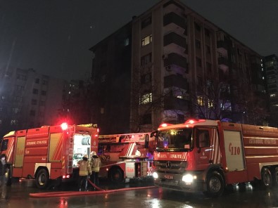 Kadıköy'de Korkutan Patlama Açıklaması Kısıtlamada Mahalleli Sokağa Döküldü
