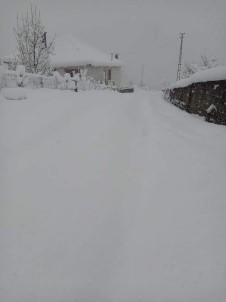 Köylere Ulaşım Kapandı, Vatandaşlar Elektriksiz Kaldı