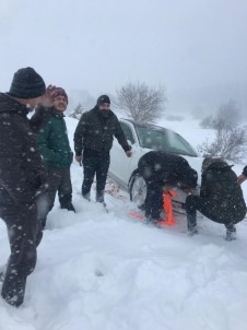 Sakarya'da 3 Sağlık Çalışanı Yayla Yolunda Mahsur Kaldı