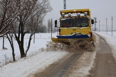 Sivas'ta 177 Köy Yolu Ulaşıma Kapandı
