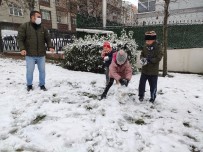 Sultangazi'de Kar Eğlencesi Kısıtlama Tanımadı Haberi