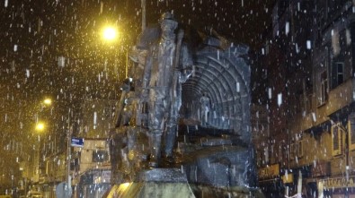 Zonguldak'ta Kar Yağışı Etkisini Sürdürüyor