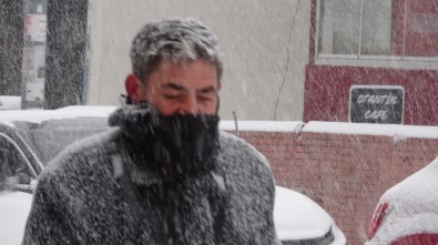 Ardahan'da Özlenen Kar Yağışı Başladı