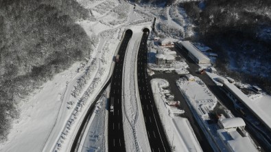 Bolu Dağı'nda Kar Yağışının Durmasıyla Trafik Akıcı Hale Geldi