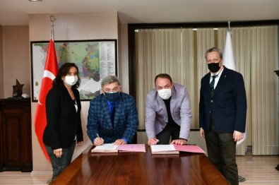 Çiğli Belediyesine Tam Donanımlı Ambulans Bağışı