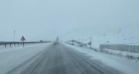 Erzurum - Horasan Karayolunda Kar Ve Tipi Nedeniyle Ulaşım Güçlükle Sağlanıyor Haberi