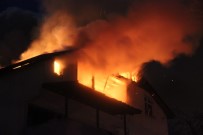 4 Katlı Bina Alev Alev Yandı