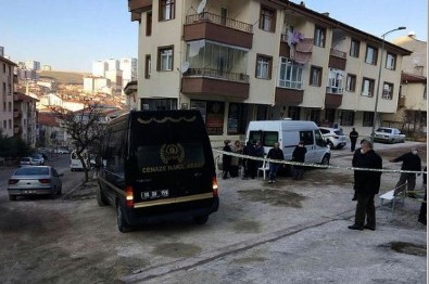 Ankara'da 3 genç ölü bulundu! Valilik: Alkol ya da karbonmonoksitten zehirlenmiş olabilecekleri belirlendi.